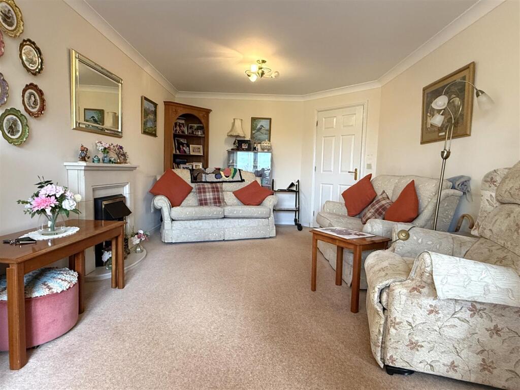 Apartment in South Staffordshire, Wombourne - View 2