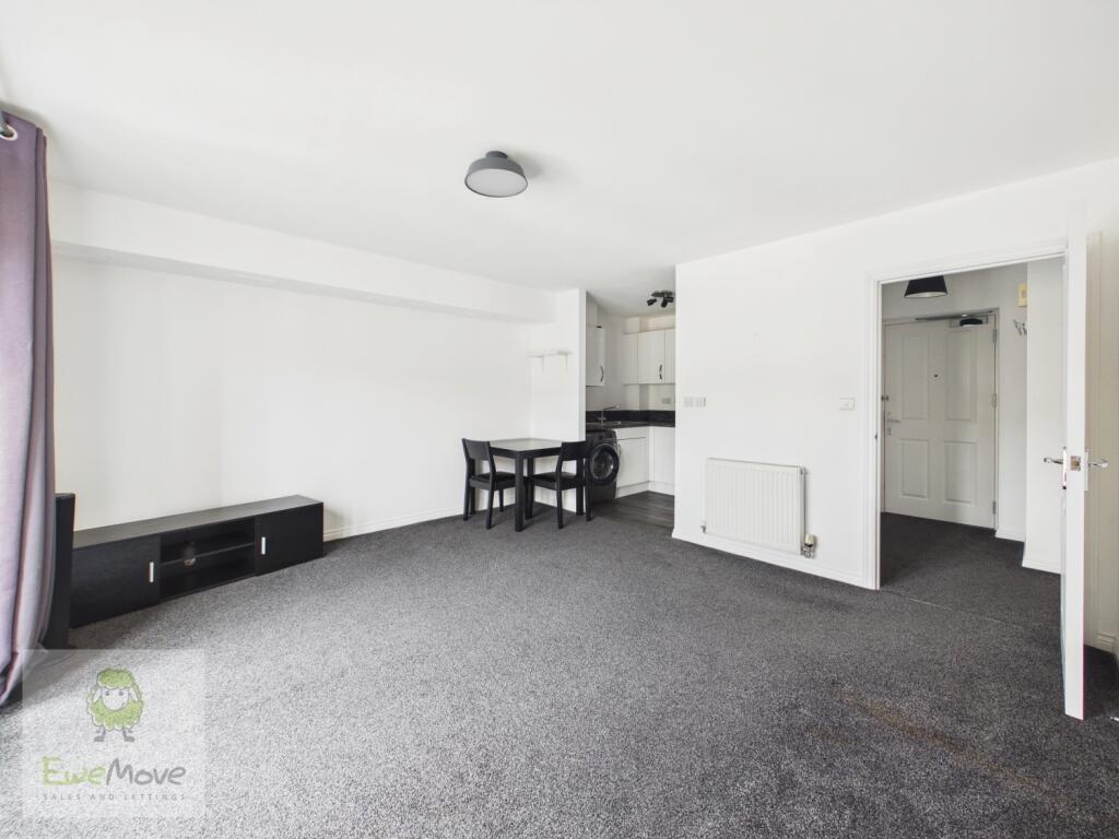 Apartment in Rochester - View 4
