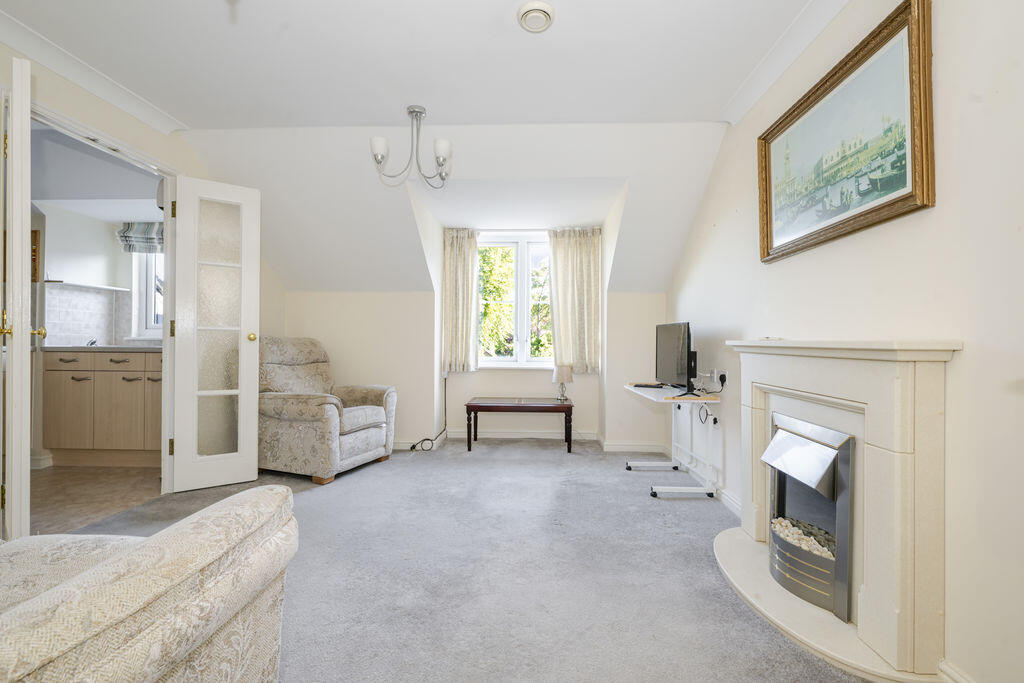 Apartment in Tonbridge - View 2