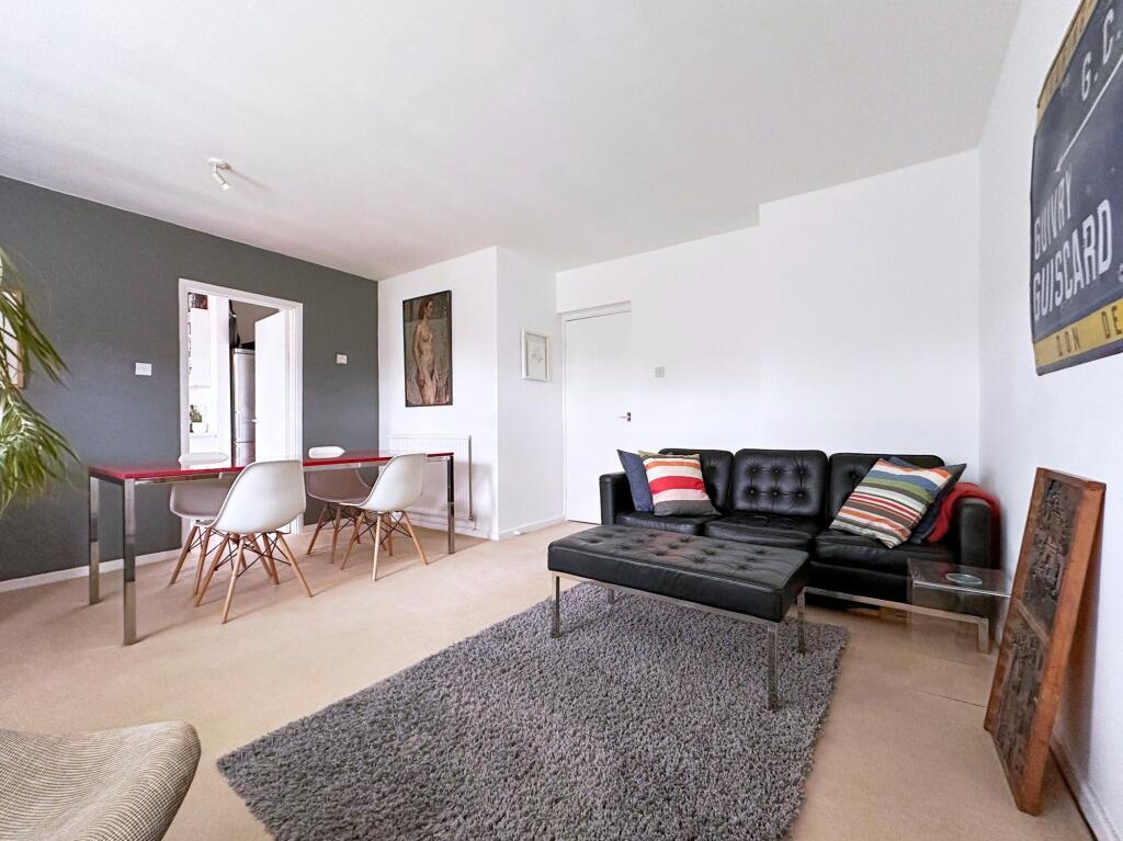 Apartment in London - View 3