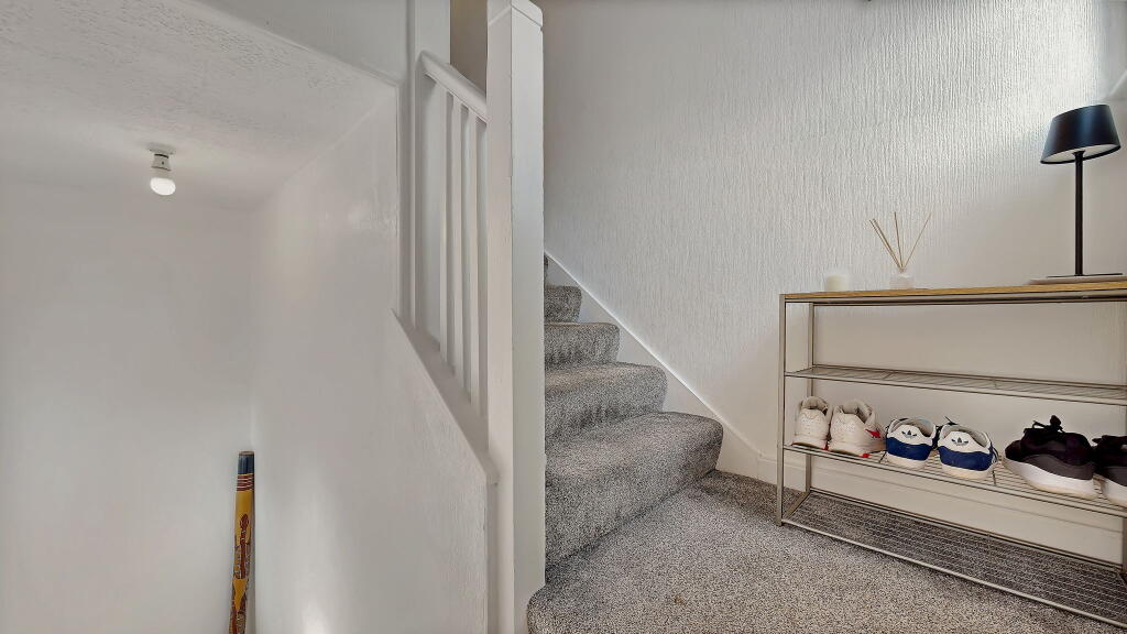 Levern Crescent, Barrhead, Glasgow, East Renfrewshire photo 3