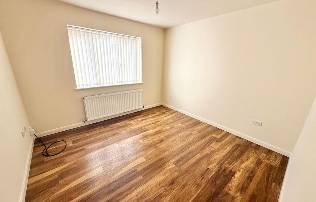 Apartment in Luton, High Town - View 2