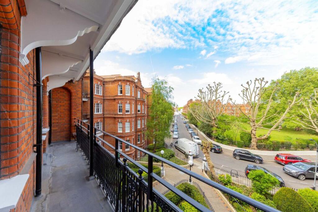 Apartment in London, West Kensington - More