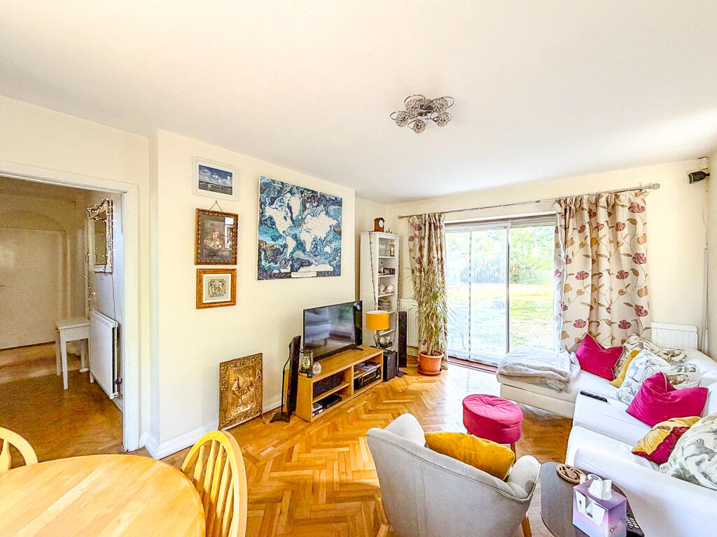 House in London - View 3