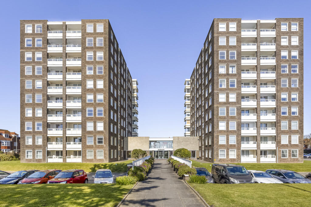 Apartment in Worthing, West Worthing - View 2