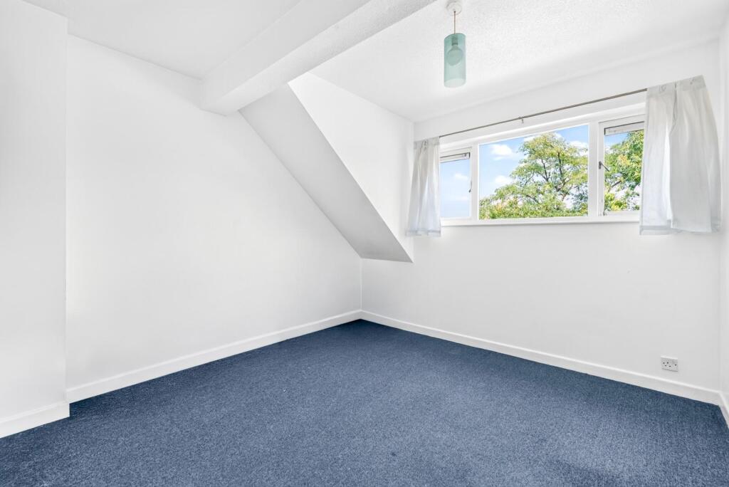 Apartment in Southall - View 5