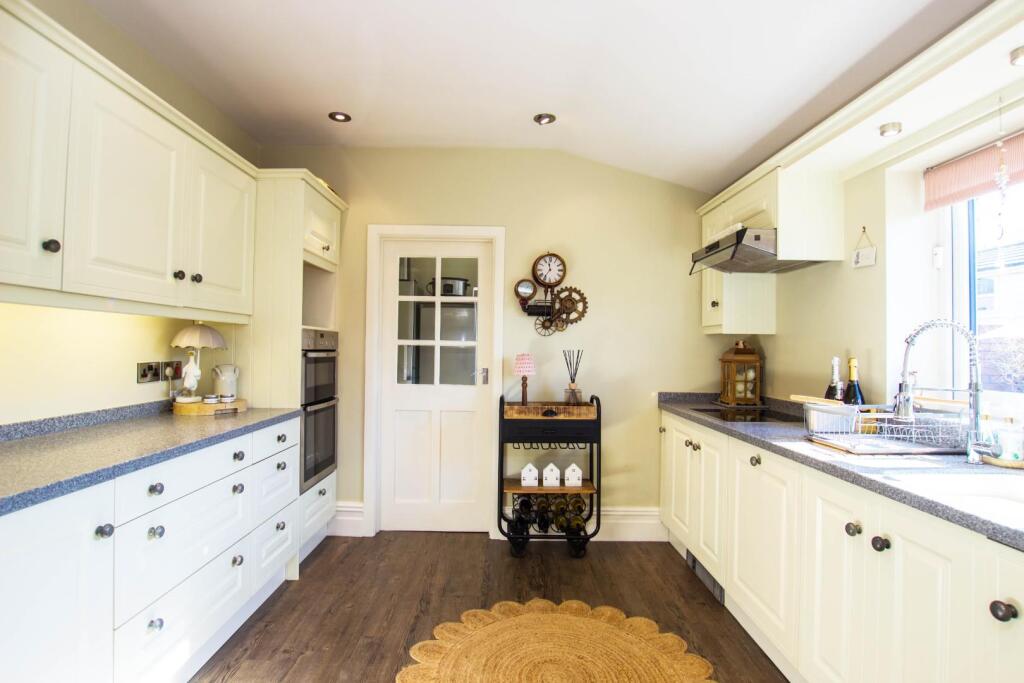 Additional image 5 of 'East Bank Villa' Feniscowles