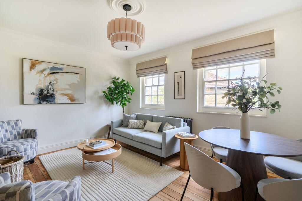 Apartment in London, North Kensington - View 2
