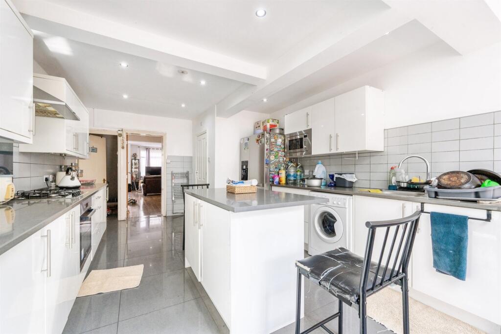 House in Watford - View 5