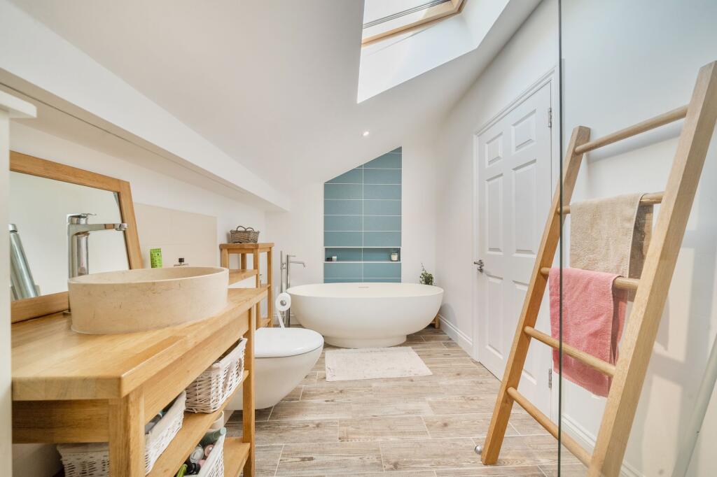 Main image of property: Haling Down Passage, Aria House, CR2