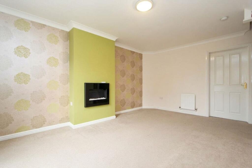 Combine Close, Four Oaks, B75 photo 4