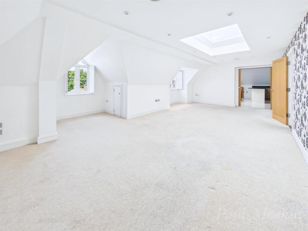 Apartment in Croydon - View 5