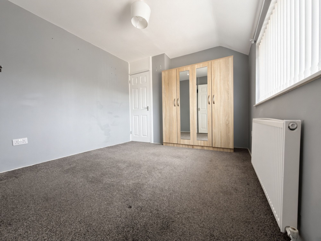House in Luton - View 5