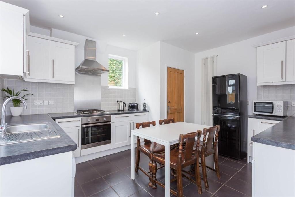 House in Slough, Gravel Hill, Chalfont St Peter - View 3