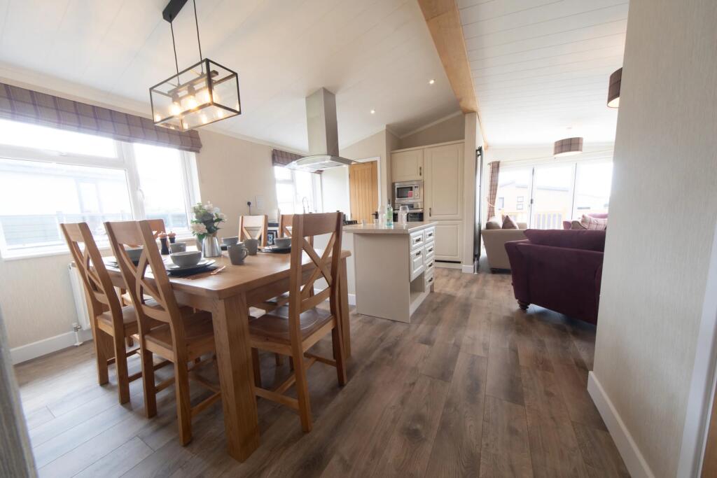 Three Bed Wessex Allure, Searles Leisure Resort, South Beach, Hunstanton, Norfolk, PE36 5BB photo 4