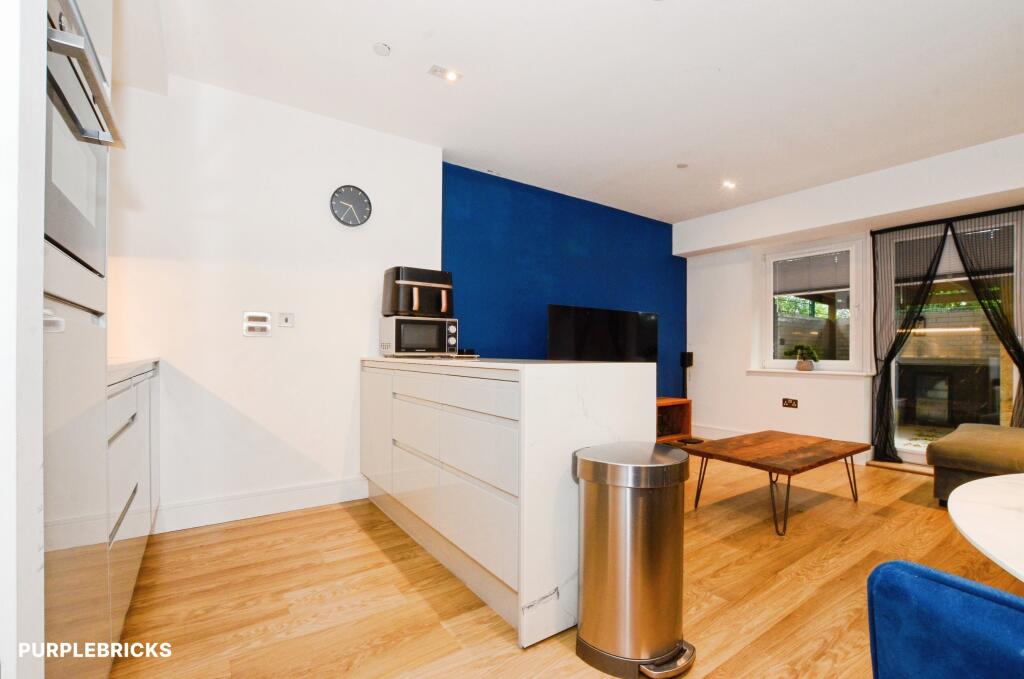 Apartment in Watford - View 2