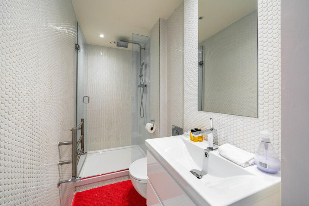 4 bedroom mews property for rent