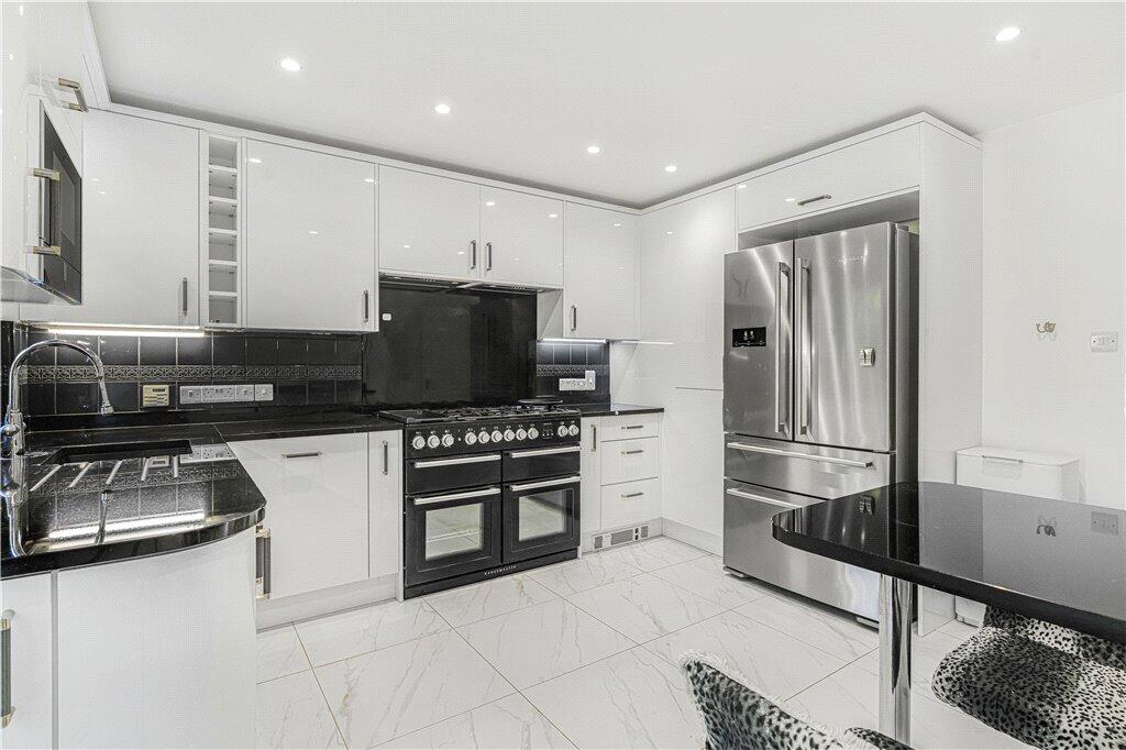 House in Ascot, North Ascot, Sunninghill and Ascot - More