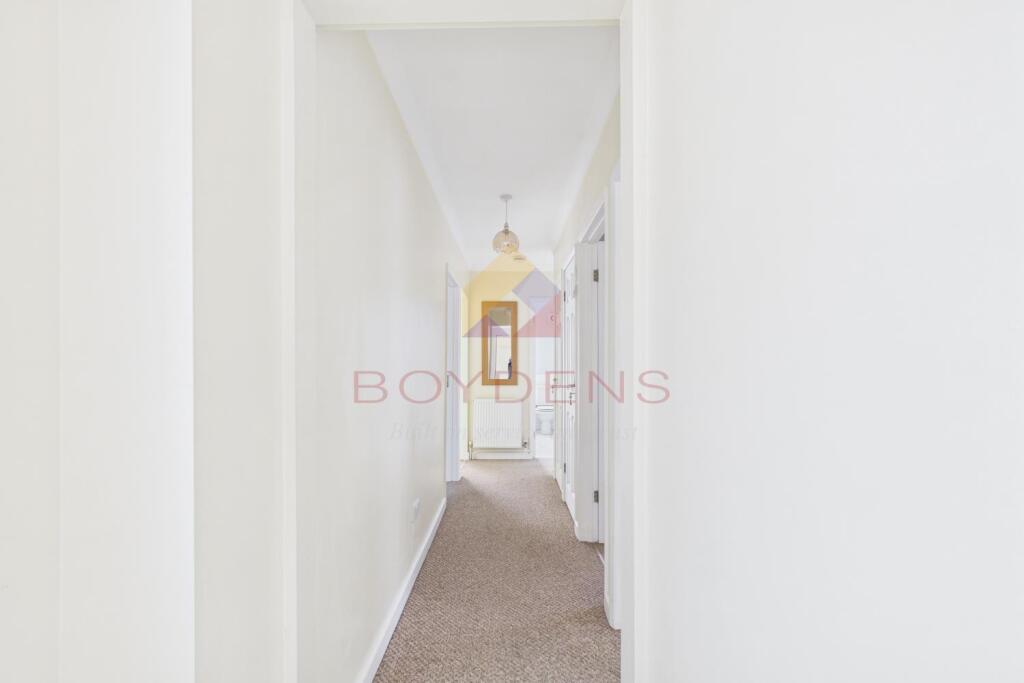 Easton Way, Frinton-on-Sea photo 3