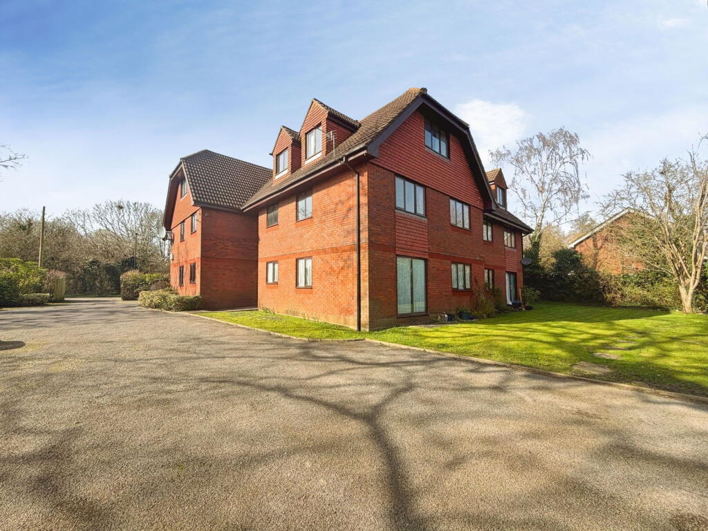 Main image of property: Aldermoor Road, Southampton, SO16 5SE