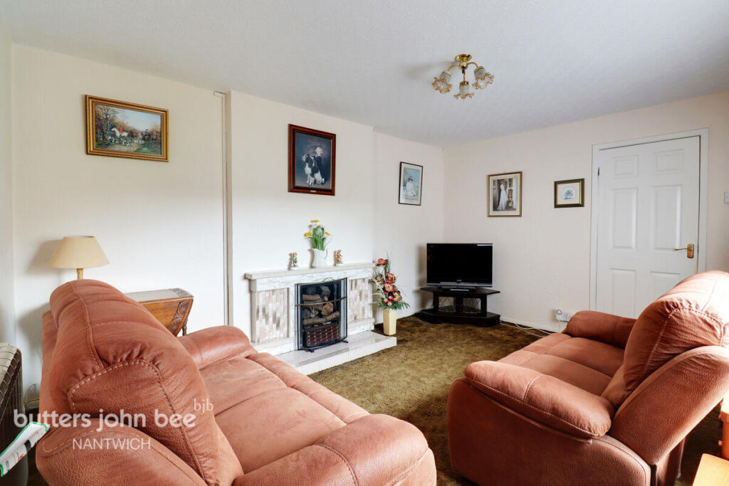 Oakfield Close, Nantwich photo 3
