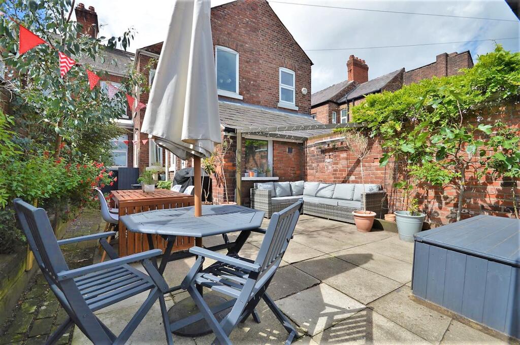 Main image of property: Wilderspool Causeway, Warrington, WA4