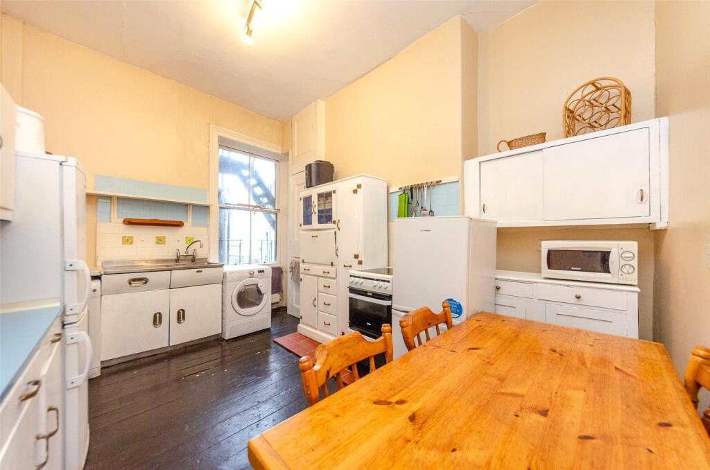 Menai View Terrace, Bangor, Gwynedd, LL57 photo 4