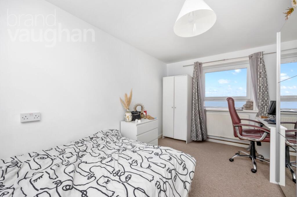 Apartment in Brighton, Queen's Park - More