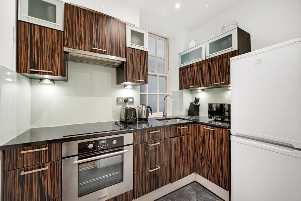 Apartment in London - View 5
