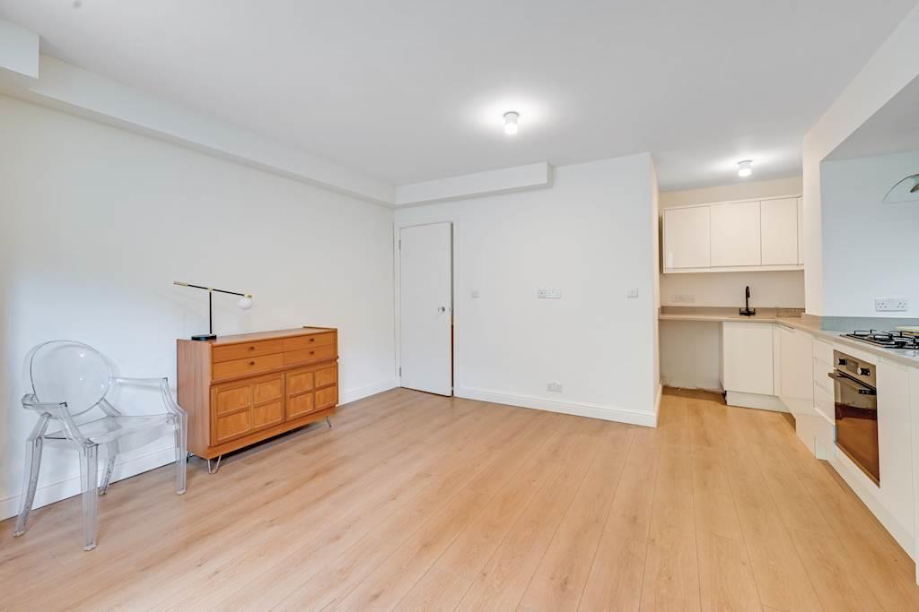 Apartment in London, Brondesbury Park, Brondesbury - View 4