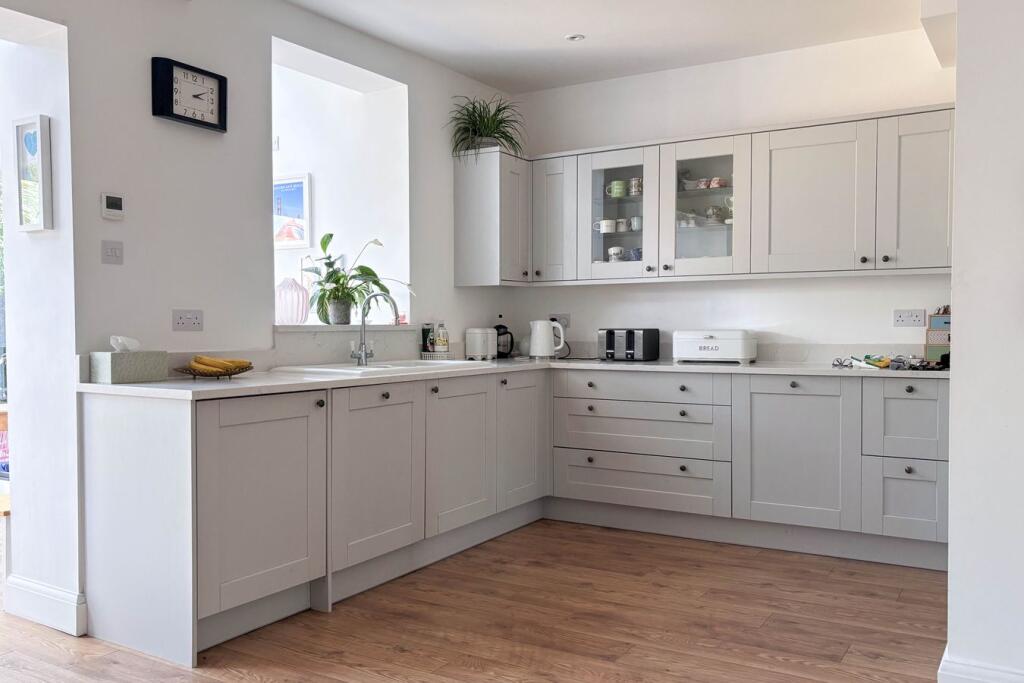 House in London, Upper Elmers End - View 5