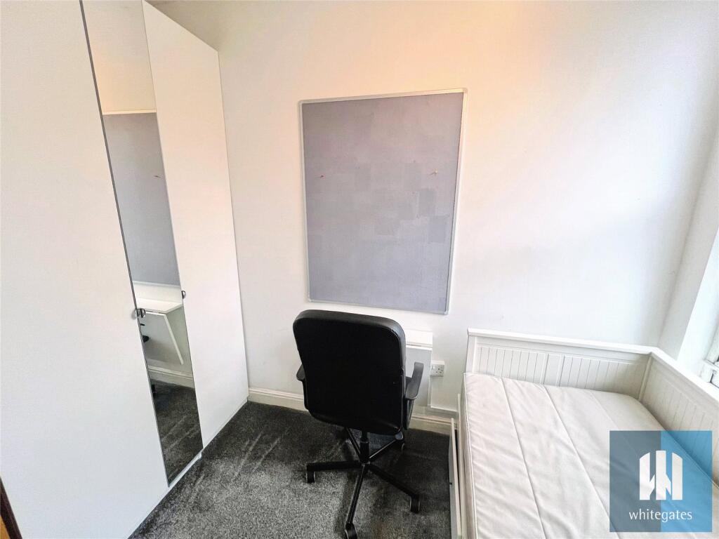 6 bedroom terraced house for rent