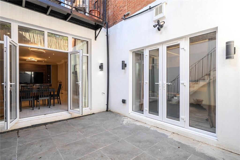Apartment in London - More