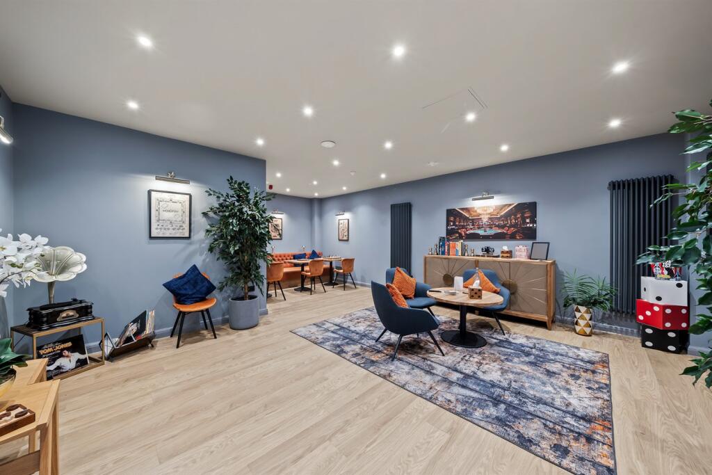 Apartment in Sutton - More
