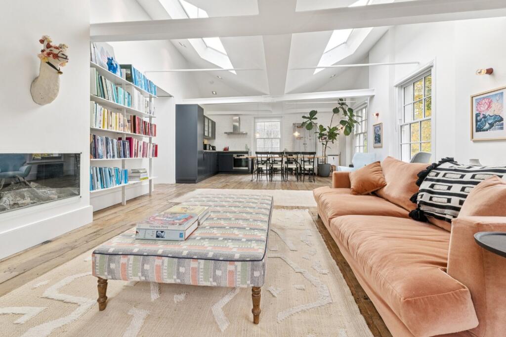 Main image of property: Chepstow Crescent,
Westbourne Park, W11