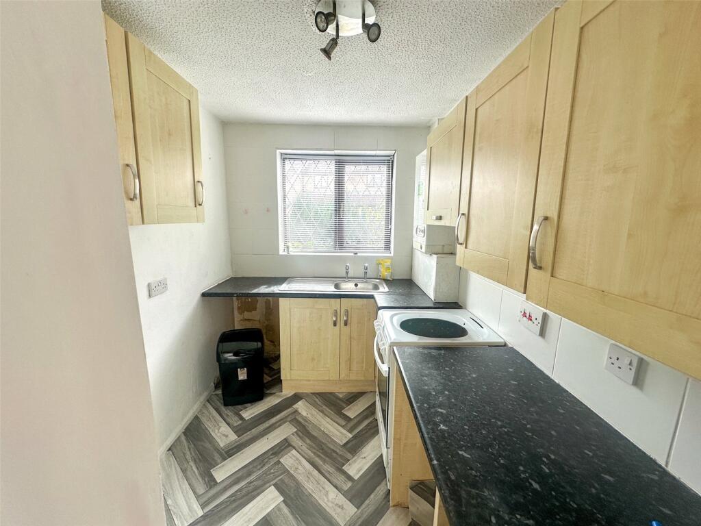 Thorpefield Close, Thorpe Hesley, Rotherham, South Yorkshire, S61 photo 2