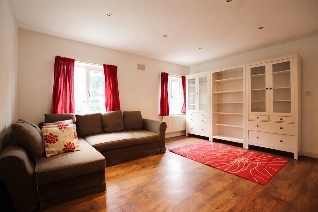 Apartment in London - View 5