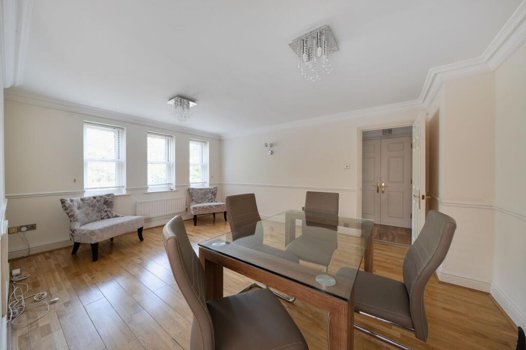 Apartment in Slough - View 4
