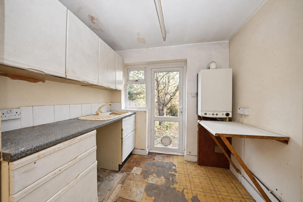 Ground Floor Flat, St Marks Road, Enfield photo 4