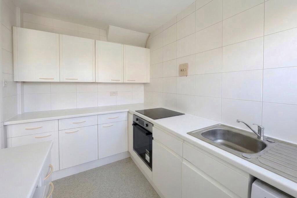 House in Arun, Rustington - More