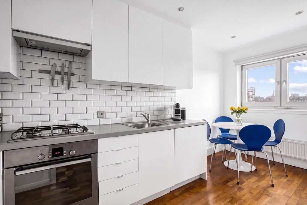 Apartment in London - View 5