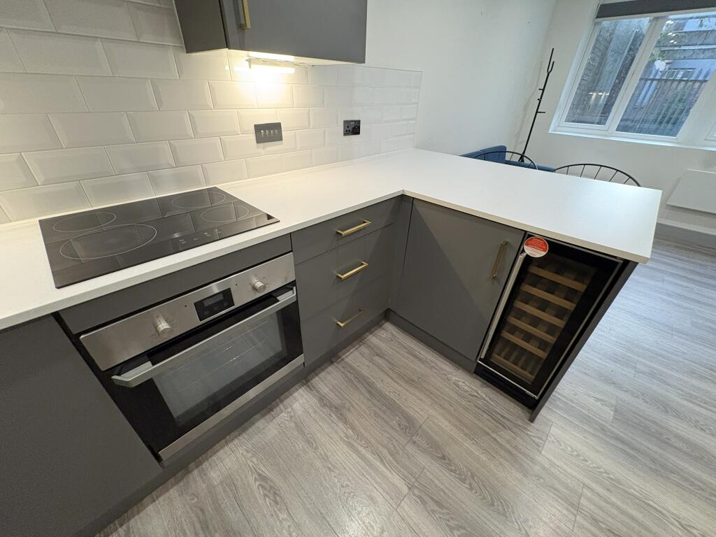 Apartment in Preston - More
