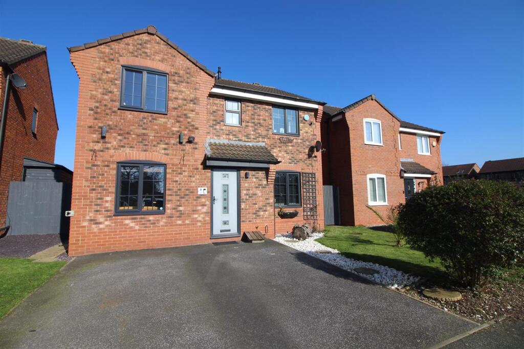 Main image of property: Mowbray Chase, Woodlesford, Leeds