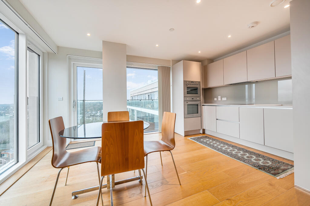 Apartment in London, Oakleigh Park, Whetstone - View 3