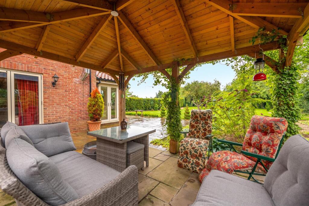 Woodland Lodge, Main Road, Hundleby, Spilsby photo 3