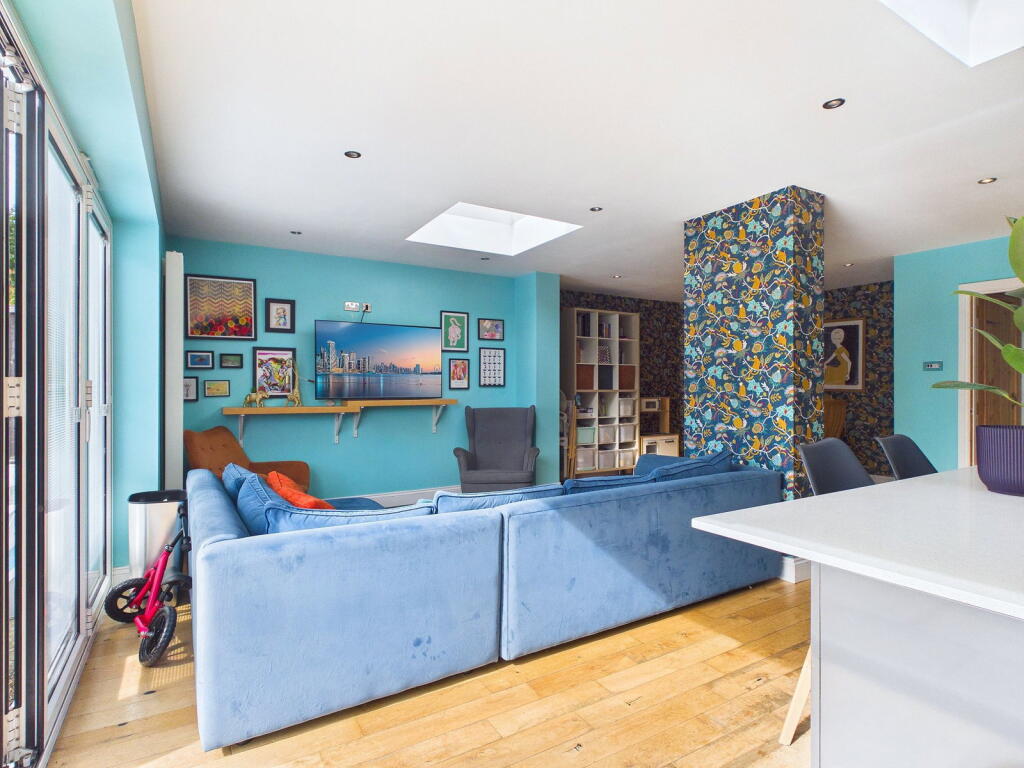 House in Watford - View 5