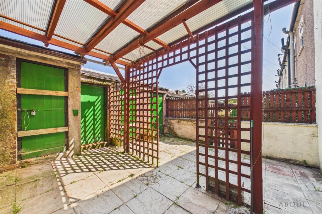 House in Stoke-on-Trent - View 2
