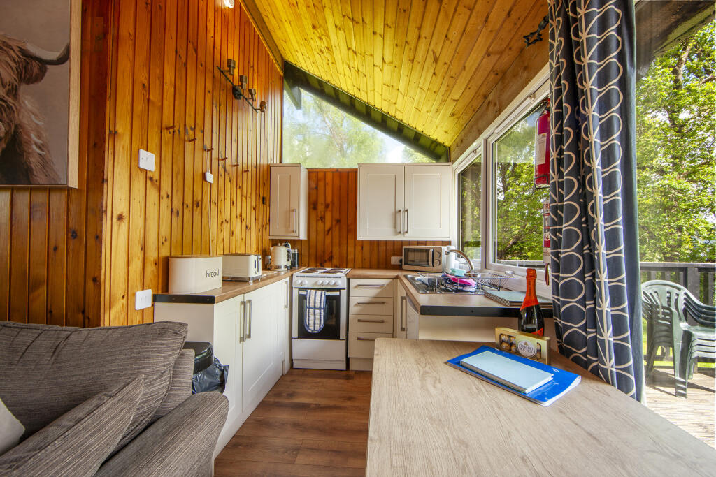 Fyne, 4 Loch Aweside Cabins, Dalavich, PA35 1HS - View 4