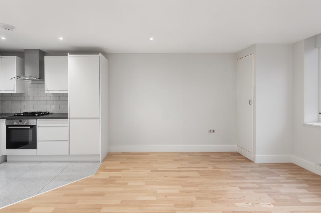 Main image of property: London Road, Bracknell, Berkshire, RG12 2XH