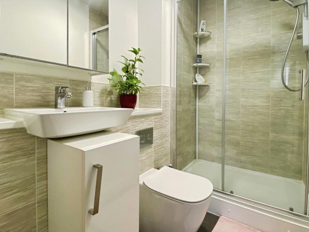 Apartment in Reading - View 4